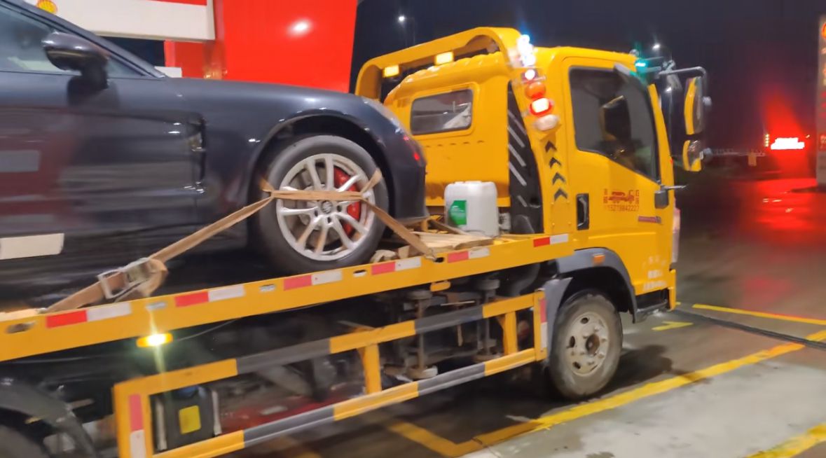 青岛行车途中遇到突发状况该如何呼叫道路救援？